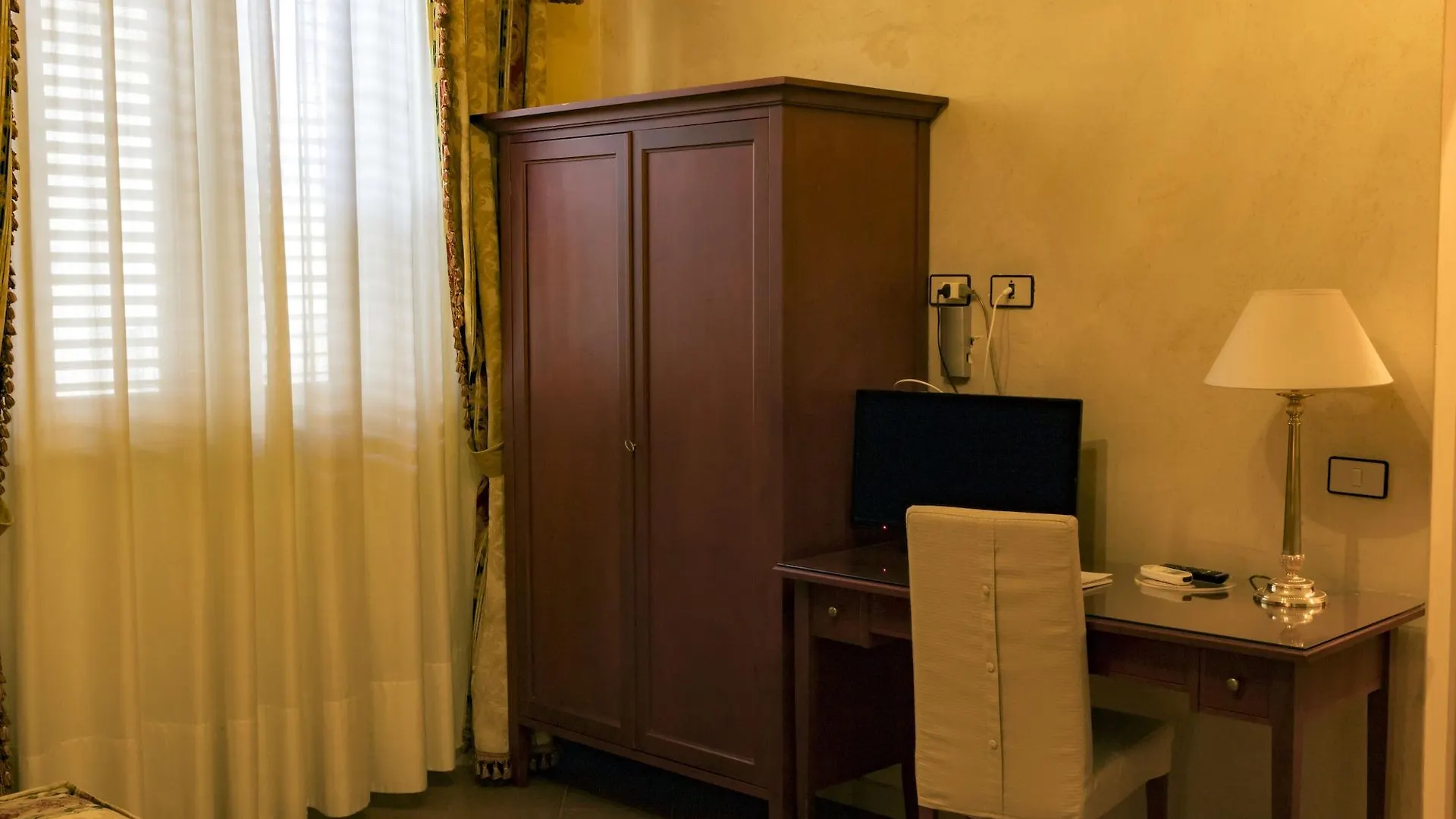 Hotel Joli Palermo 3*,  Italy